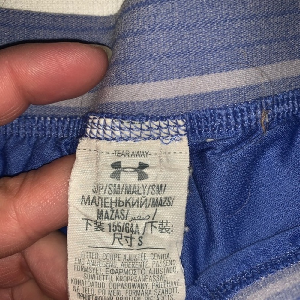 Under Armour women’s shorts - Picture 2 of 2